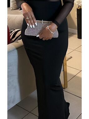 Classic Black Maxi Skirt with Sleek High Waist